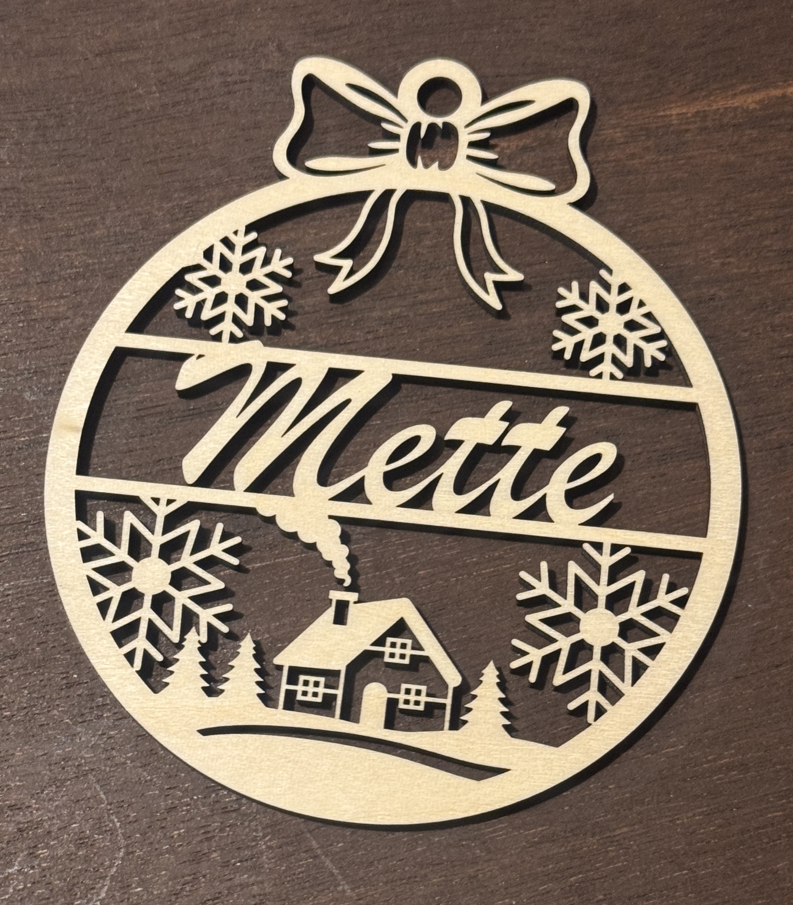 Juleophæng i træ med navn